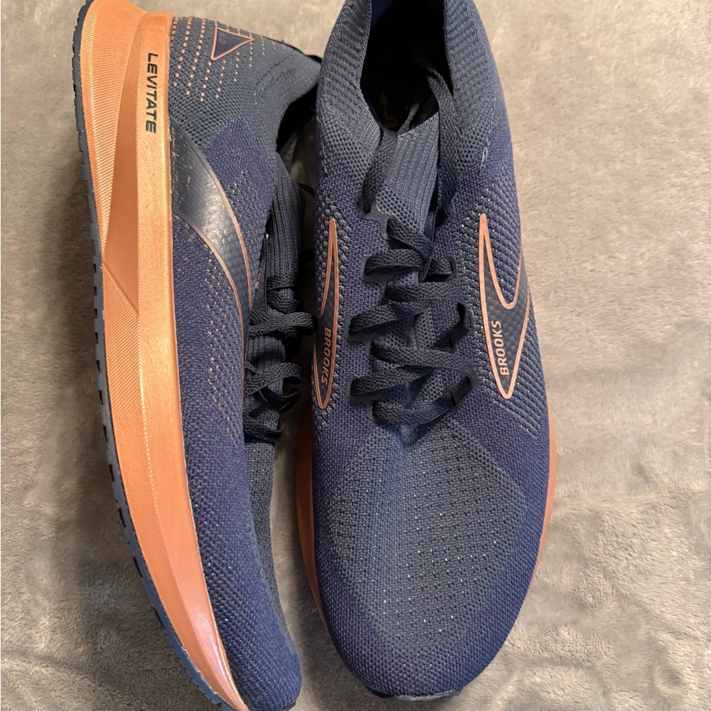 Brooks Levitate Women's Navy and Rose Gold Running Sneakers - Picture 3 of 4